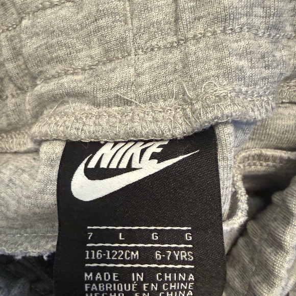 Nike Kids Grey and Heather Grey Sweatpants - Soft Athletic Joggers Sz 7 (6/7) - Picture 4 of 4